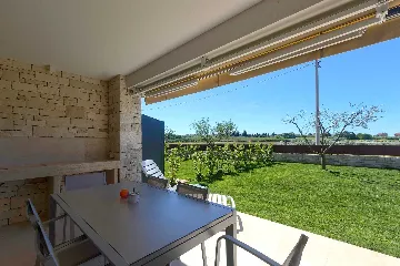 2-Bedroom Apartment in Novigrad for Up to 8