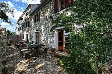 6-Bedroom Villa with Pool and Sauna in Vardica