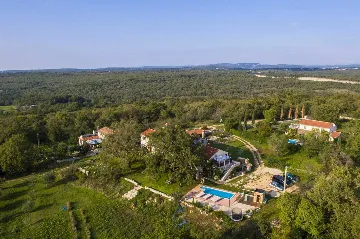 6-Bedroom Villa with Pool and Sauna in Vardica