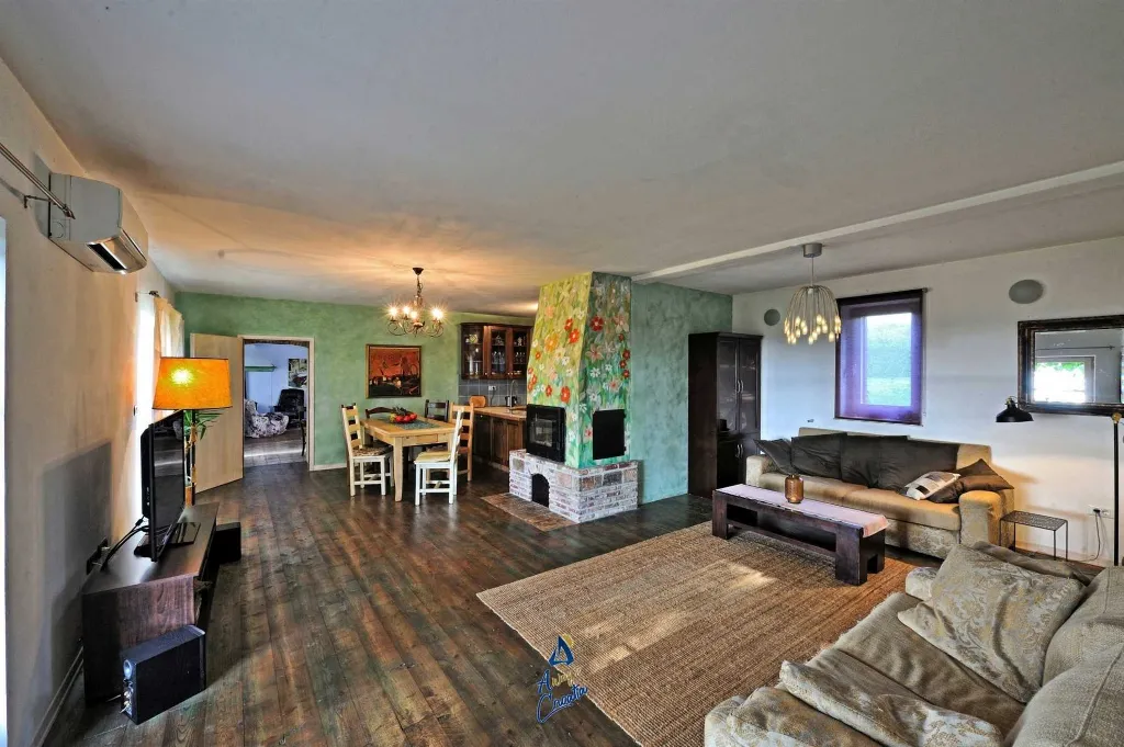 6-Bedroom Villa with Pool and Sauna in Vardica