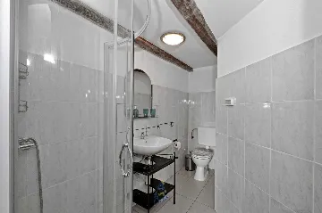 6-Bedroom Villa with Pool and Sauna in Vardica