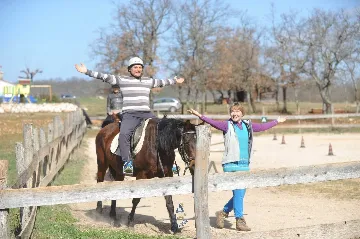 6-Bedroom Villa with Pool and Sauna in Vardica