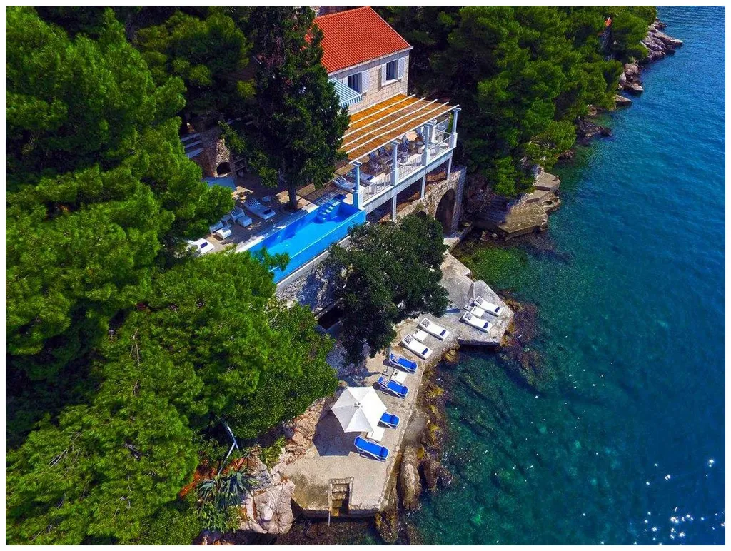 Seafront Villa with Pool in Lozica for 9 Guests