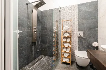 4-Bedroom Villa in Pican for up to 10 Guests