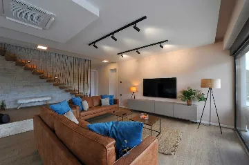 4-Bedroom Villa with Heated Pool in Poreč