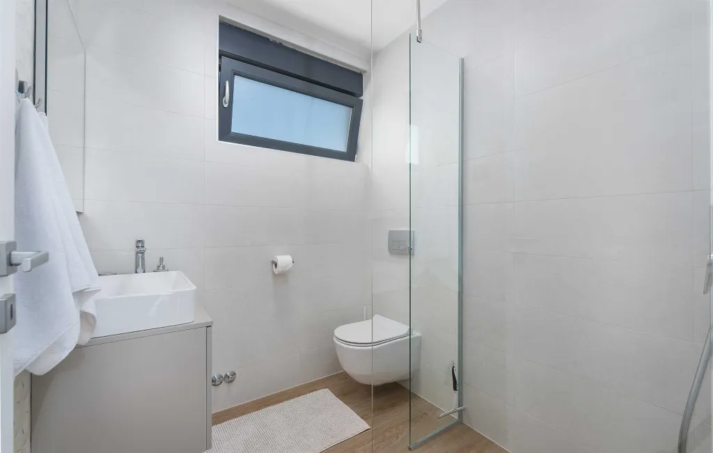 4-Bedroom Villa with Heated Pool in Poreč