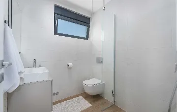 4-Bedroom Villa with Heated Pool in Poreč