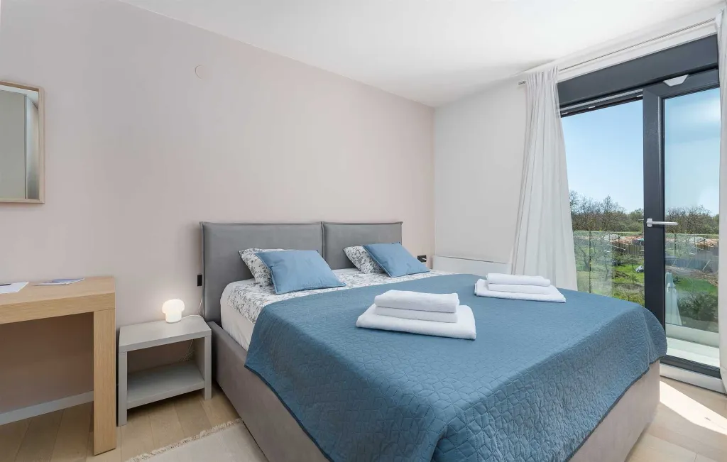 4-Bedroom Villa with Heated Pool in Poreč