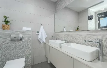 4-Bedroom Villa with Heated Pool in Poreč