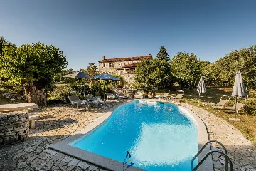 Makovci Villa with Pool for Up to 10 Guests