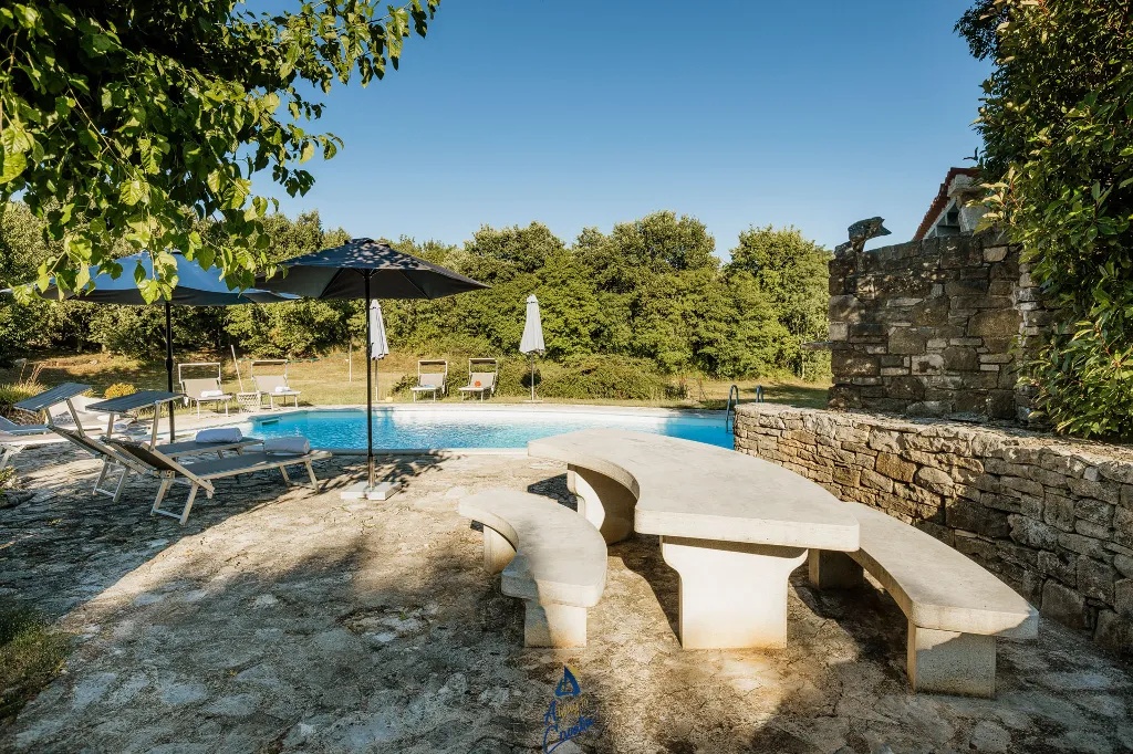 Makovci Villa with Pool for Up to 10 Guests