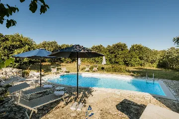 Makovci Villa with Pool for Up to 10 Guests