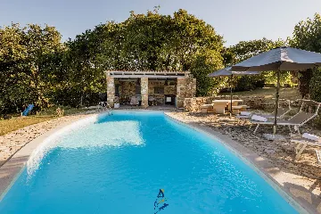 Makovci Villa with Pool for Up to 10 Guests