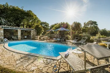 Makovci Villa with Pool for Up to 10 Guests