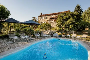 Makovci Villa with Pool for Up to 10 Guests