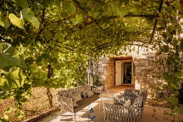 Makovci Villa with Pool for Up to 10 Guests