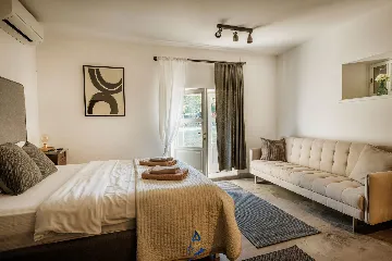 Makovci Villa with Pool for Up to 10 Guests