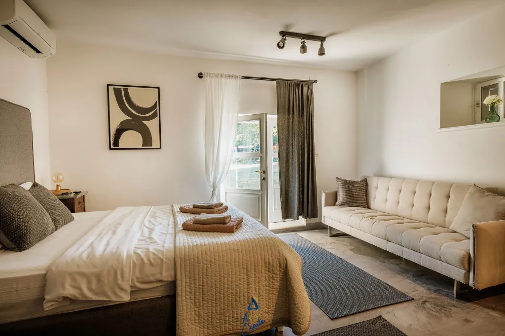 Makovci Villa with Pool for Up to 10 Guests
