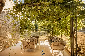 Makovci Villa with Pool for Up to 10 Guests