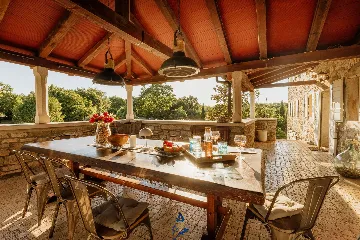 Makovci Villa with Pool for Up to 10 Guests