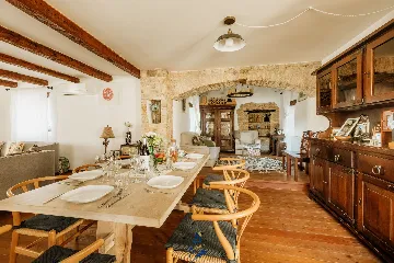 Makovci Villa with Pool for Up to 10 Guests