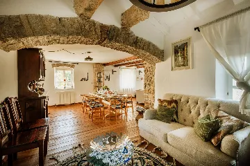 Makovci Villa with Pool for Up to 10 Guests