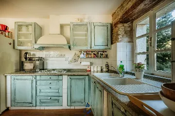 Makovci Villa with Pool for Up to 10 Guests