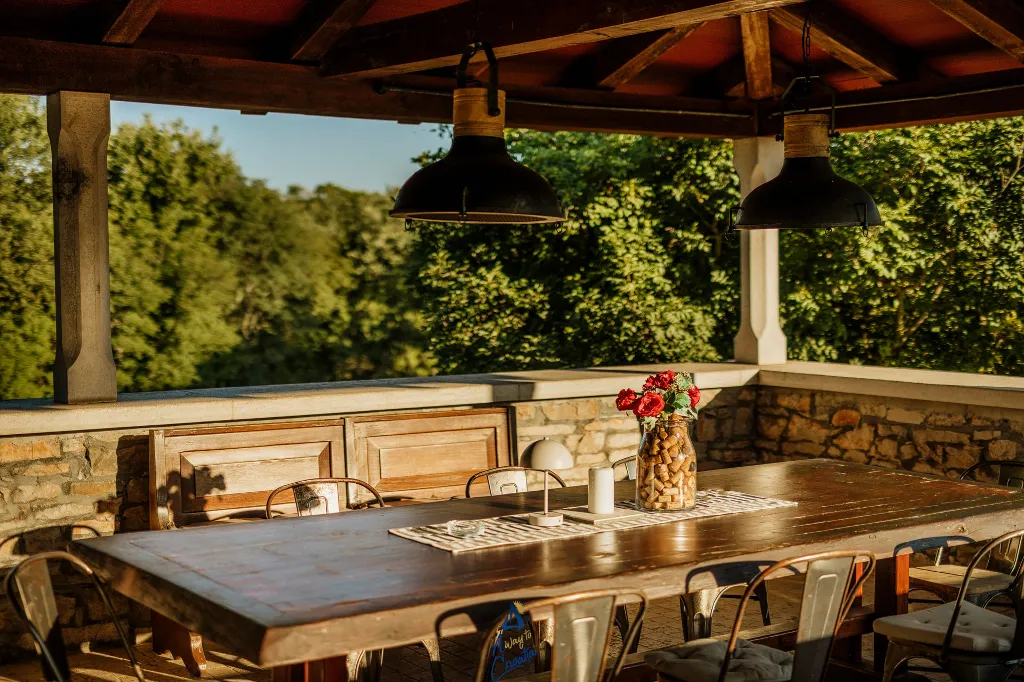 Makovci Villa with Pool for Up to 10 Guests