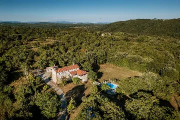 Makovci Villa with Pool for Up to 10 Guests