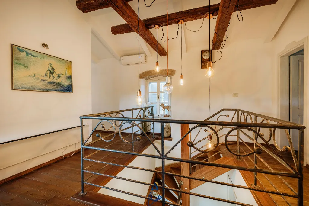 Makovci Villa with Pool for Up to 10 Guests