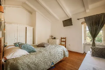 Makovci Villa with Pool for Up to 10 Guests