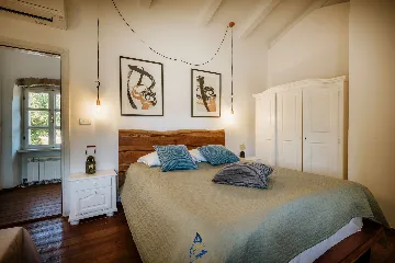 Makovci Villa with Pool for Up to 10 Guests