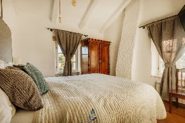 Makovci Villa with Pool for Up to 10 Guests