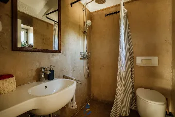 Makovci Villa with Pool for Up to 10 Guests