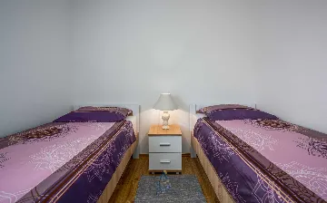 Villa in Tinjan for 6 Guests with Pool & Wellness