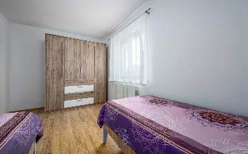 Villa in Tinjan for 6 Guests with Pool & Wellness