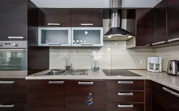 Villa in Tinjan for 6 Guests with Pool & Wellness