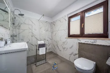 Villa in Tinjan for 6 Guests with Pool & Wellness