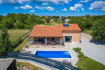 Villa in Tinjan for 6 Guests with Pool & Wellness