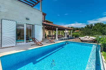 6-Bedroom Villa in Supetar for up to 13 Guests