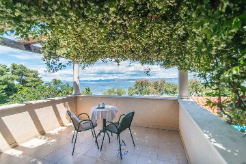 6-Bedroom Villa in Supetar for up to 13 Guests