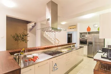 6-Bedroom Villa in Supetar for up to 13 Guests