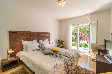 6-Bedroom Villa in Supetar for up to 13 Guests