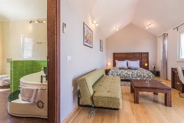 6-Bedroom Villa in Supetar for up to 13 Guests