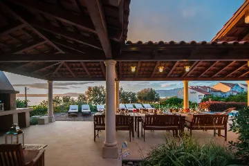 6-Bedroom Villa in Supetar for up to 13 Guests