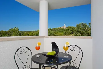 5-Bedroom Villa in Višnjan (Sleeps up to 12)