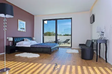 5-Bedroom Villa in Višnjan (Sleeps up to 12)