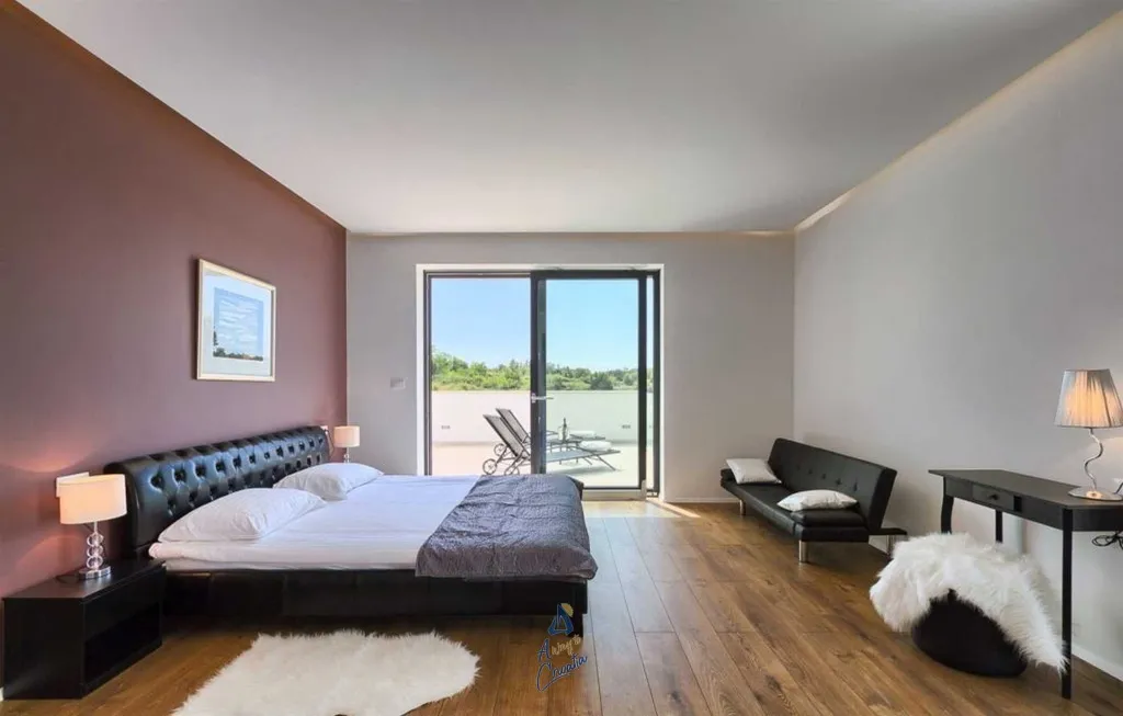 5-Bedroom Villa in Višnjan (Sleeps up to 12)