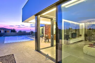 5-Bedroom Villa in Višnjan (Sleeps up to 12)