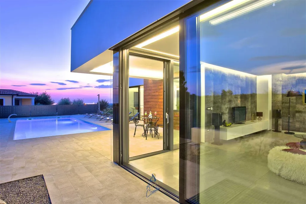 5-Bedroom Villa in Višnjan (Sleeps up to 12)